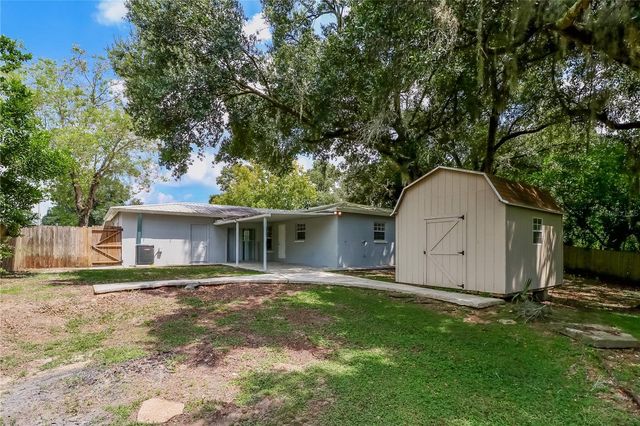 7303 WILLOW PARK DRIVE, Tampa, FL 33637