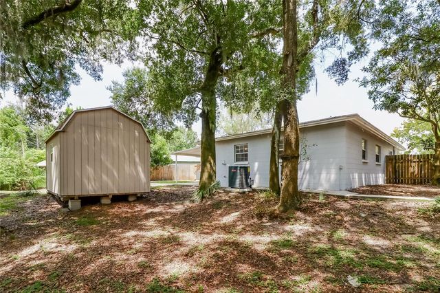 7303 WILLOW PARK DRIVE, Tampa, FL 33637