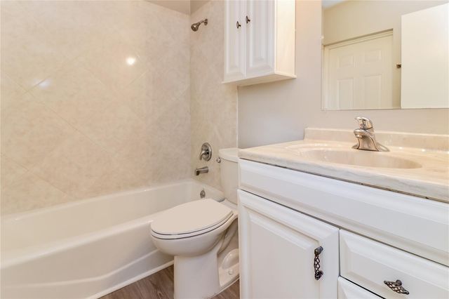 7303 WILLOW PARK DRIVE, Tampa, FL 33637