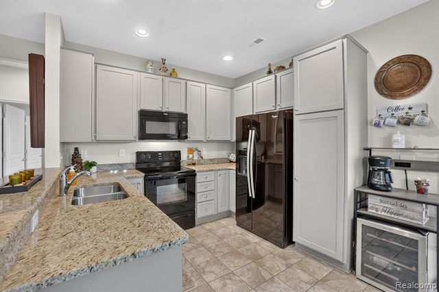 9397 Sand Hill Drive, Grand Blanc, MI 48439