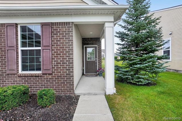 9397 Sand Hill Drive, Grand Blanc, MI 48439