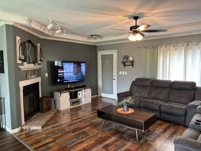 597 S 3rd Ave, Sterling, OK 73567