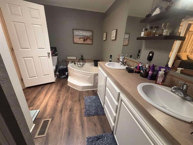 597 S 3rd Ave, Sterling, OK 73567