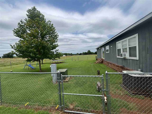 597 S 3rd Ave, Sterling, OK 73567