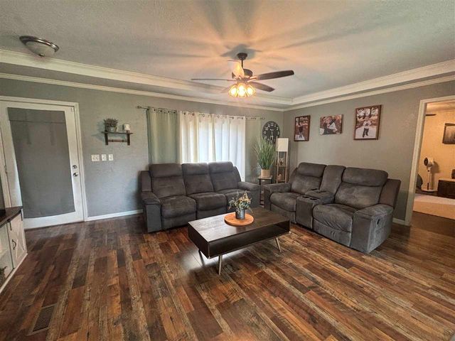 597 S 3rd Ave, Sterling, OK 73567