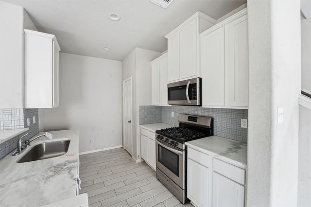 24714 Thornbluff Briar Trail, Houston, TX 77336