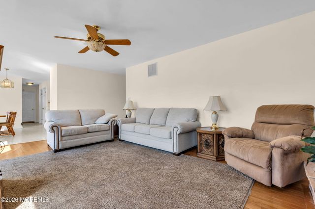 1 Wendy Court, Jackson, NJ 08527