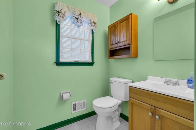 1 Wendy Court, Jackson, NJ 08527