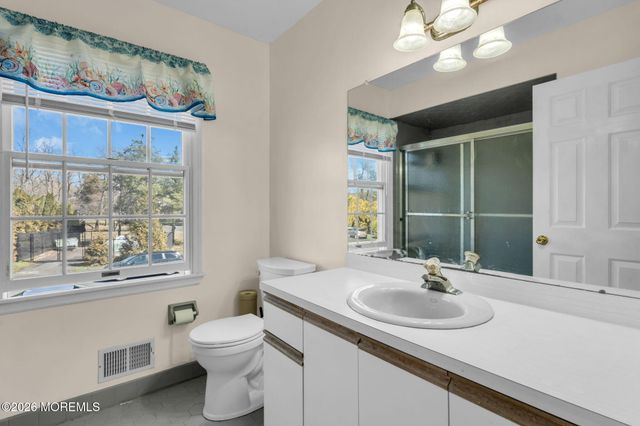 1 Wendy Court, Jackson, NJ 08527