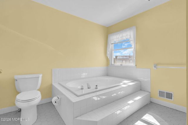 1 Wendy Court, Jackson, NJ 08527