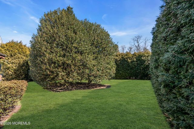 1 Wendy Court, Jackson, NJ 08527