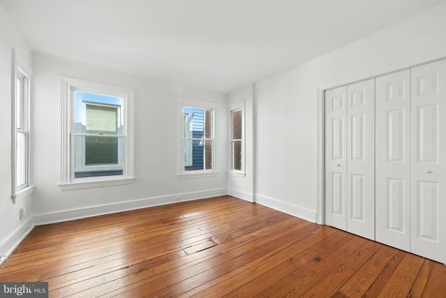 818 W 10TH STREET, Wilmington, DE 19801