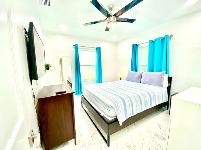 630 NE 17th Way, Fort Lauderdale, FL 33304