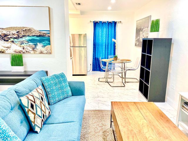 630 NE 17th Way, Fort Lauderdale, FL 33304