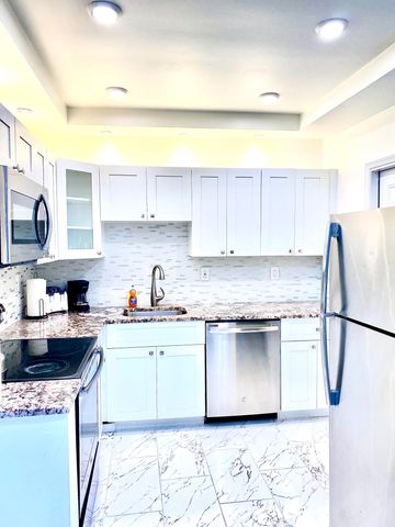 630 NE 17th Way, Fort Lauderdale, FL 33304