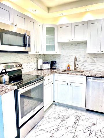 630 NE 17th Way, Fort Lauderdale, FL 33304