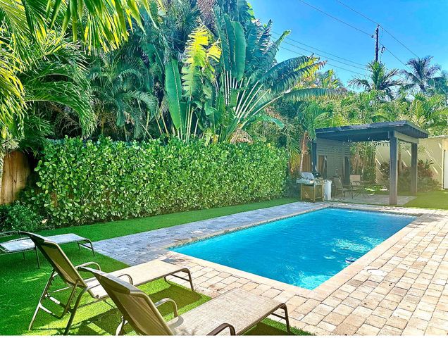 630 NE 17th Way, Fort Lauderdale, FL 33304