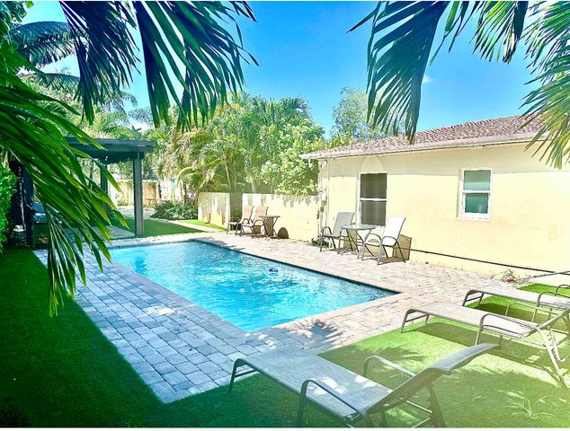 630 NE 17th Way, Fort Lauderdale, FL 33304