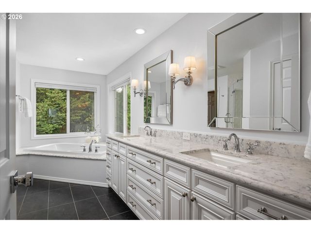 1758 Nw CAITLIN Ter, Portland, OR 97229
