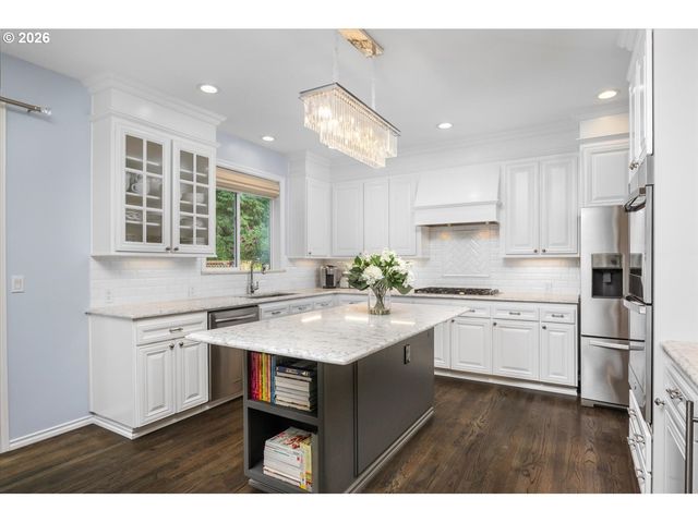 1758 Nw CAITLIN Ter, Portland, OR 97229