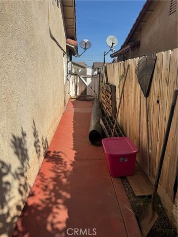 596 St Teresa Court, Merced, CA 95341