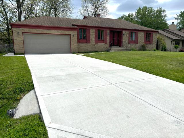 1385 Brandywine Road, Crown Point, IN 46307