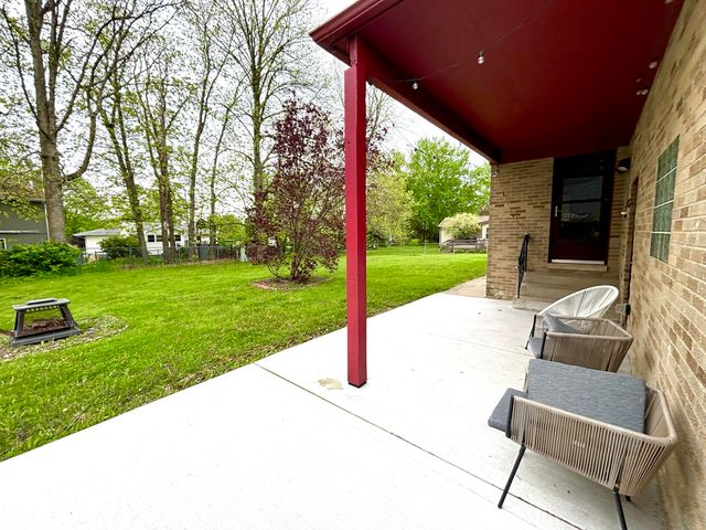1385 Brandywine Road, Crown Point, IN 46307