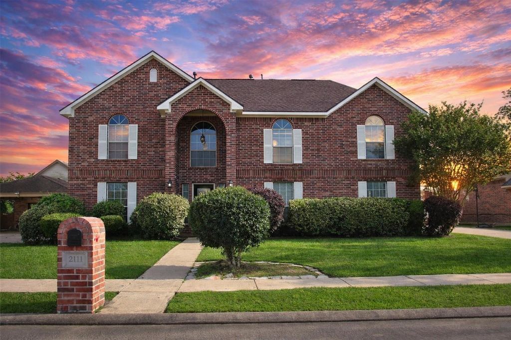 2111 Paintbrush Avenue, League City, TX 77573
