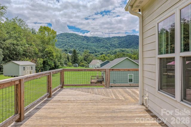160 Ridge View Drive, Clyde, NC 28721