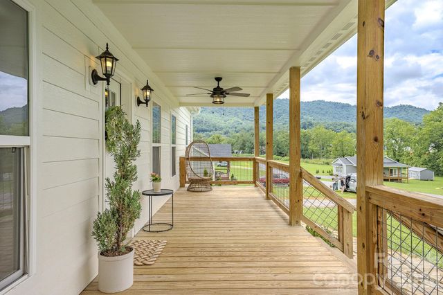 160 Ridge View Drive, Clyde, NC 28721