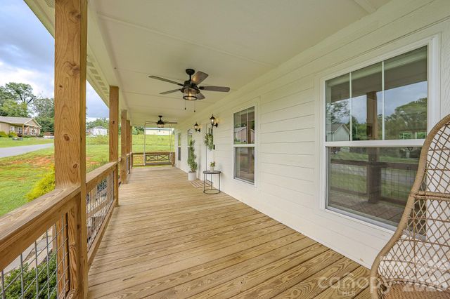 160 Ridge View Drive, Clyde, NC 28721