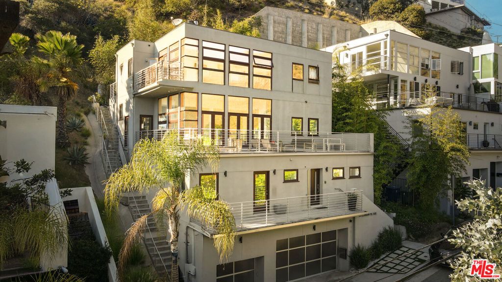 Image 1 of property listing at 1929 N Curson Place, Los Angeles, CA 90046