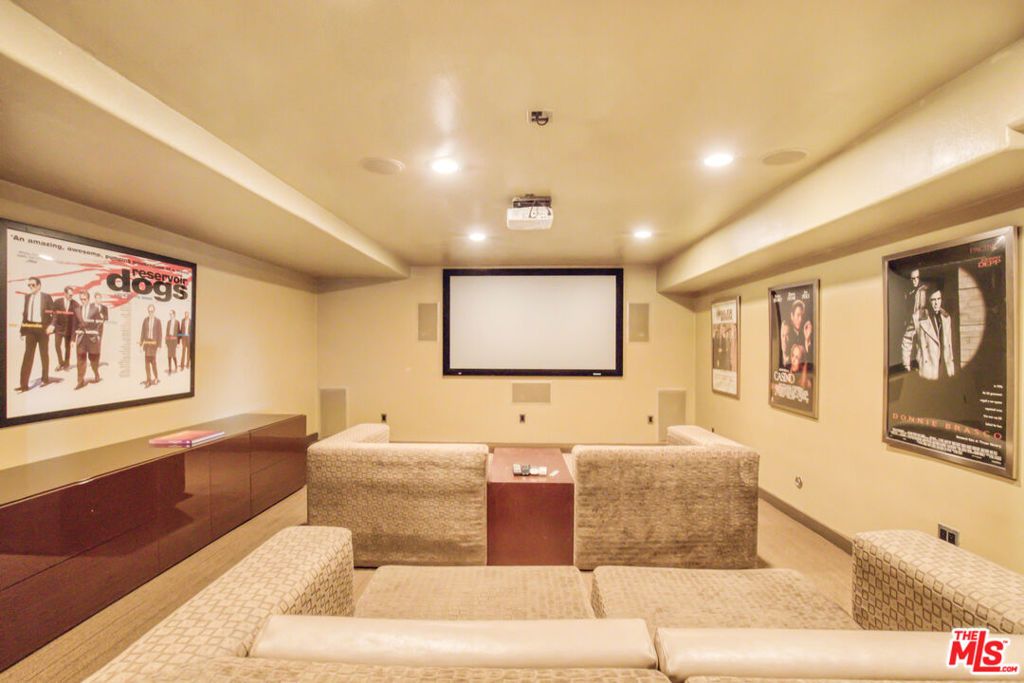 Image 12 of property listing at 1929 N Curson Place, Los Angeles, CA 90046