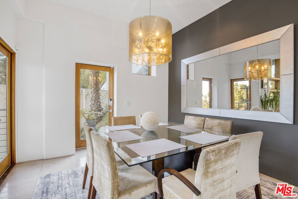 Image 18 of property listing at 1929 N Curson Place, Los Angeles, CA 90046