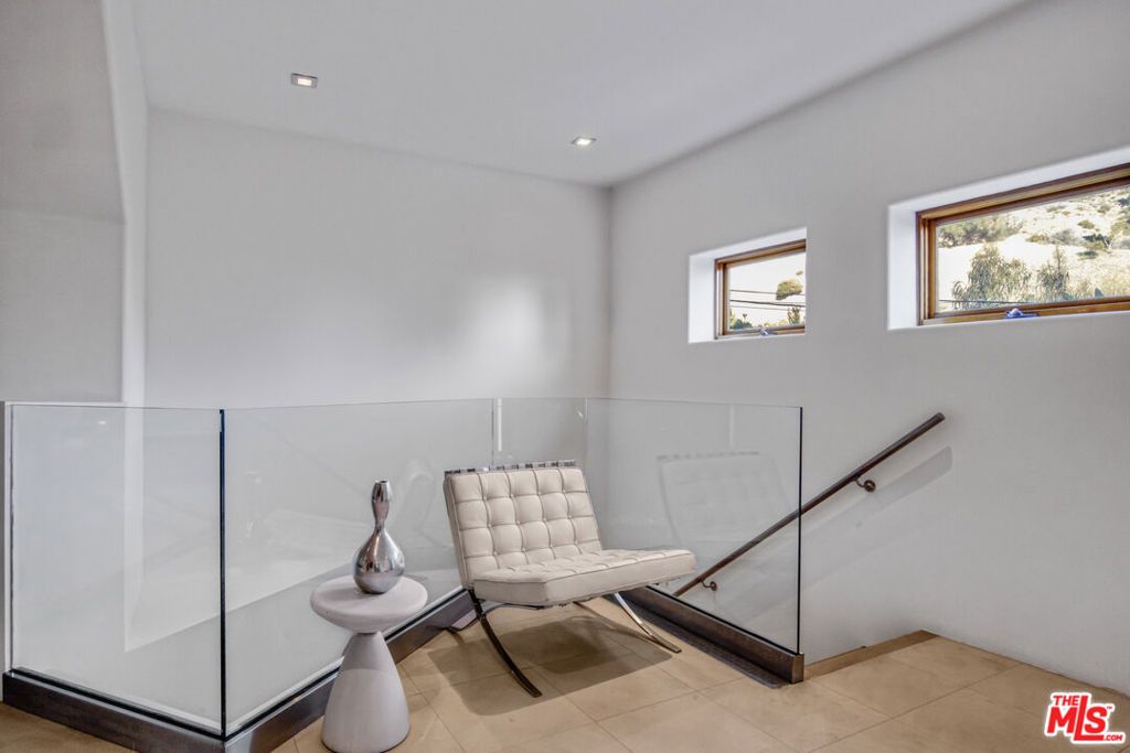 Image 2 of property listing at 1929 N Curson Place, Los Angeles, CA 90046