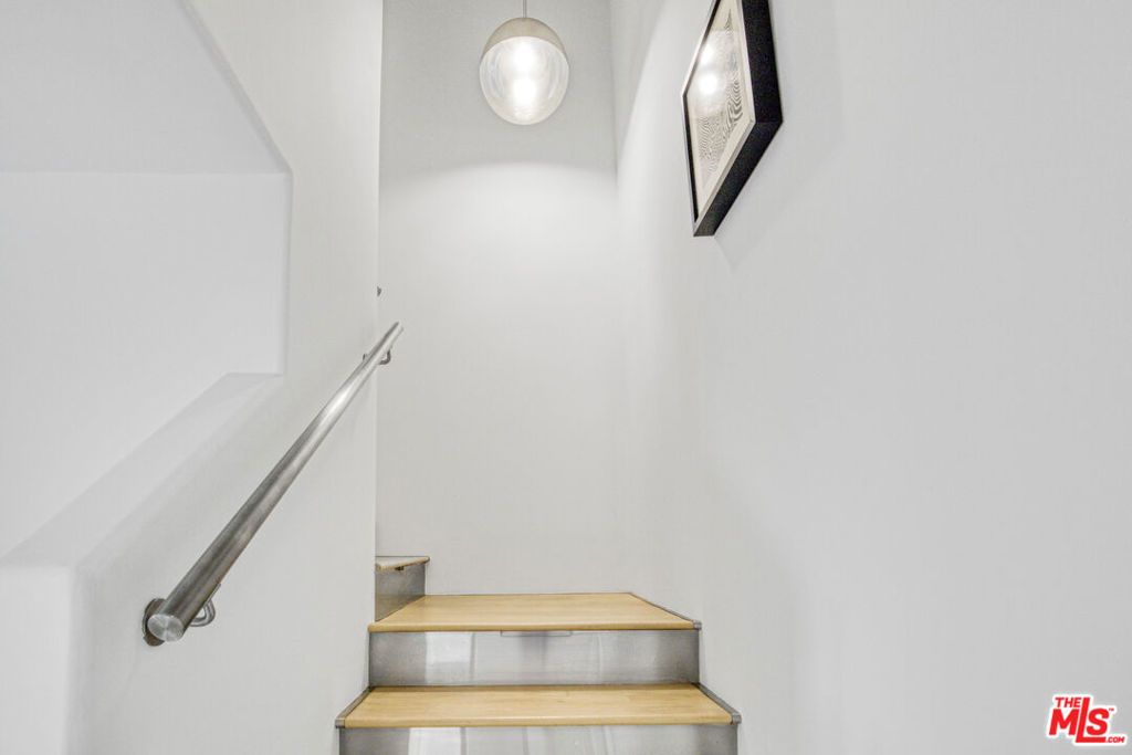 Image 27 of property listing at 1929 N Curson Place, Los Angeles, CA 90046