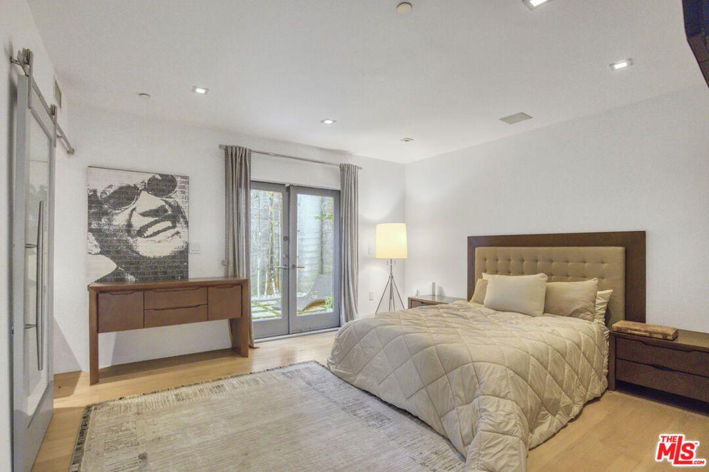 Image 28 of property listing at 1929 N Curson Place, Los Angeles, CA 90046