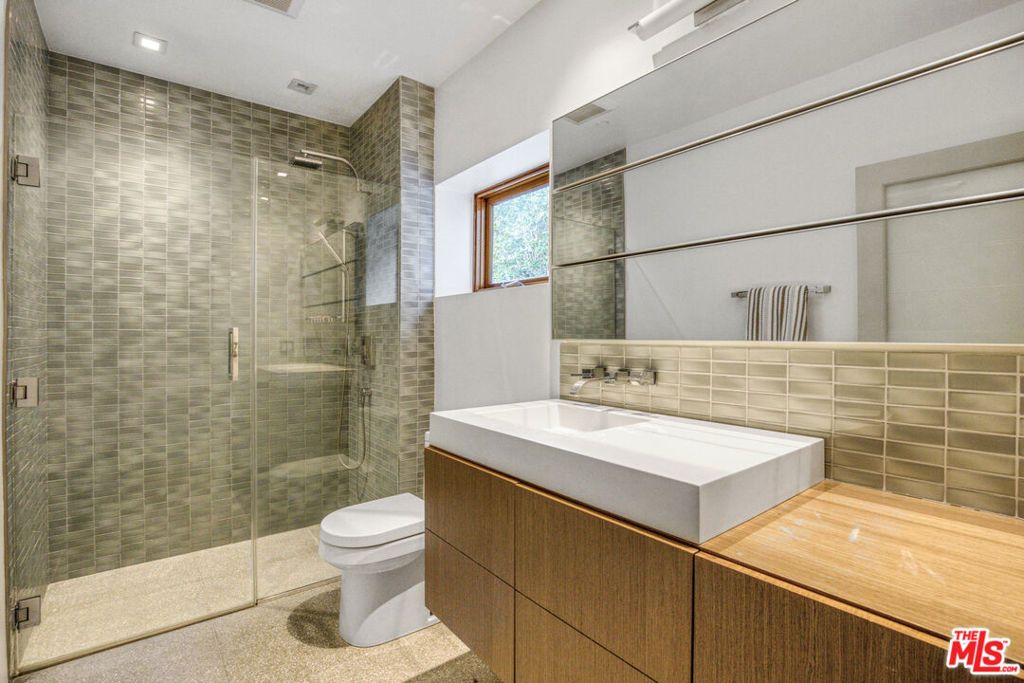Image 30 of property listing at 1929 N Curson Place, Los Angeles, CA 90046