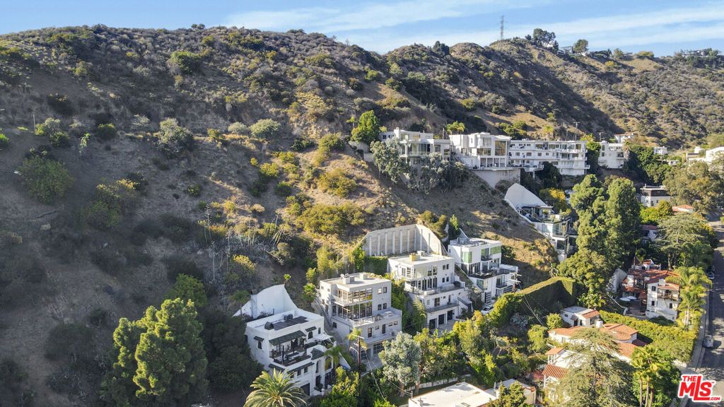 Image 47 of property listing at 1929 N Curson Place, Los Angeles, CA 90046