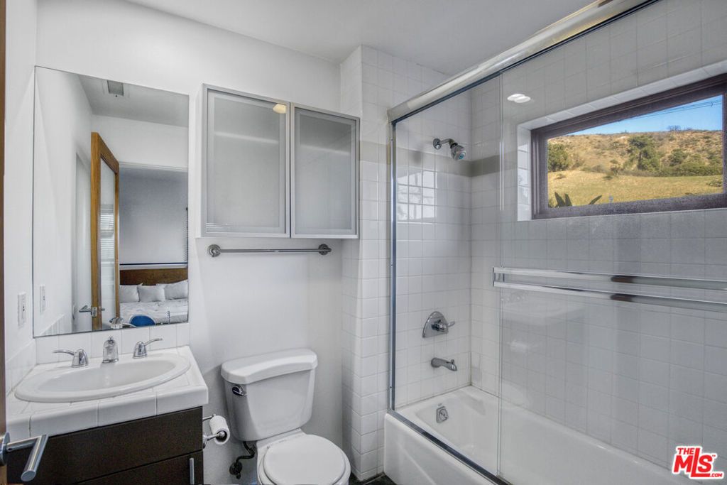 Image 6 of property listing at 1929 N Curson Place, Los Angeles, CA 90046