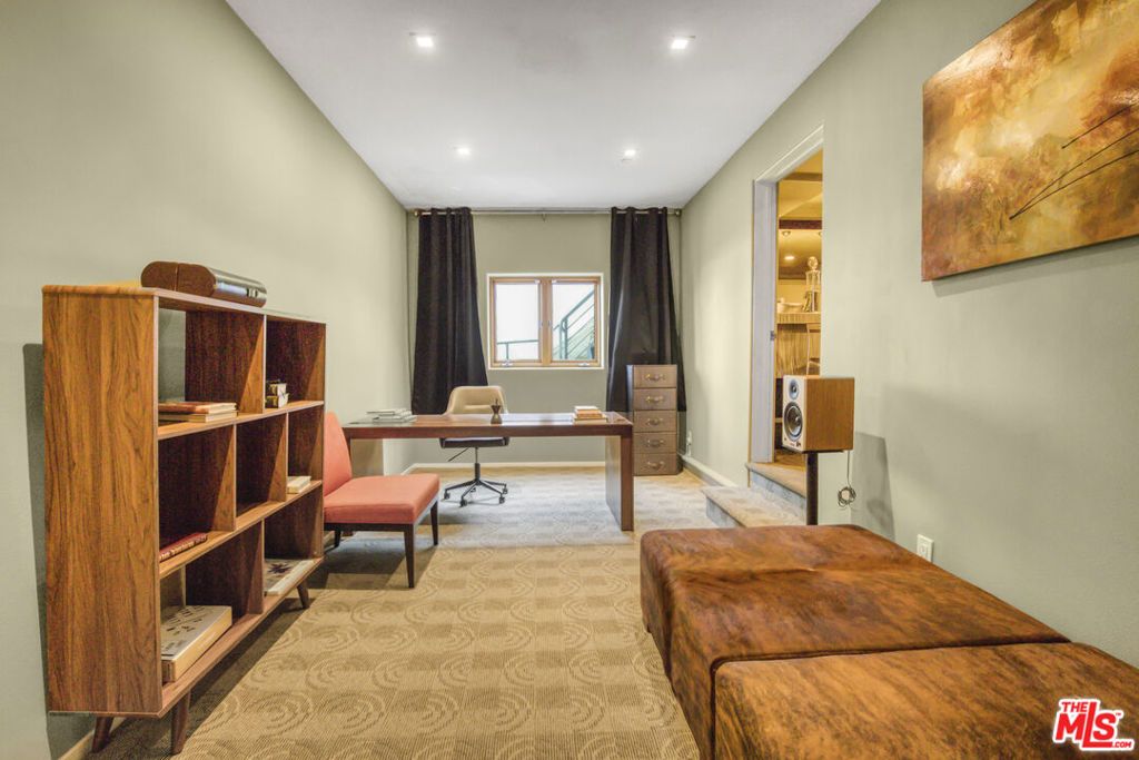 Image 8 of property listing at 1929 N Curson Place, Los Angeles, CA 90046