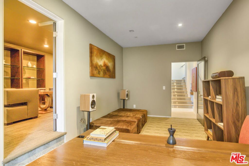 Image 9 of property listing at 1929 N Curson Place, Los Angeles, CA 90046