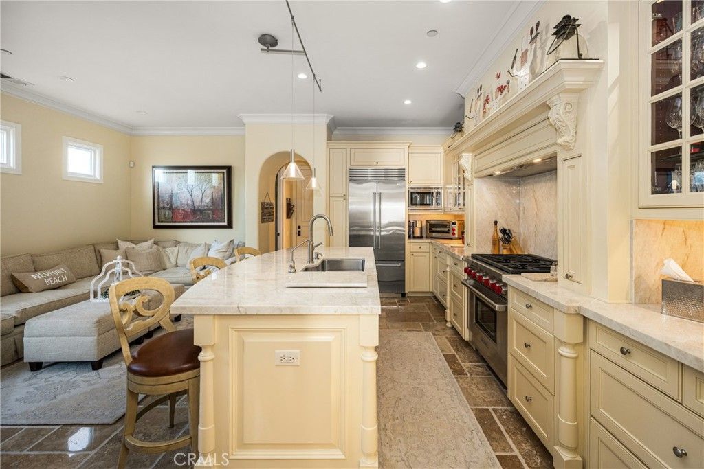 Image 8 of property listing at 3222 Clay Street, Newport Beach, CA 92663