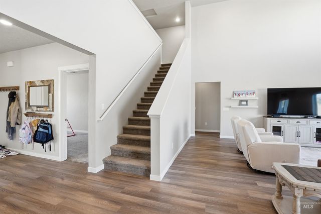 571 Dunmore Ave, Middleton, ID 83644