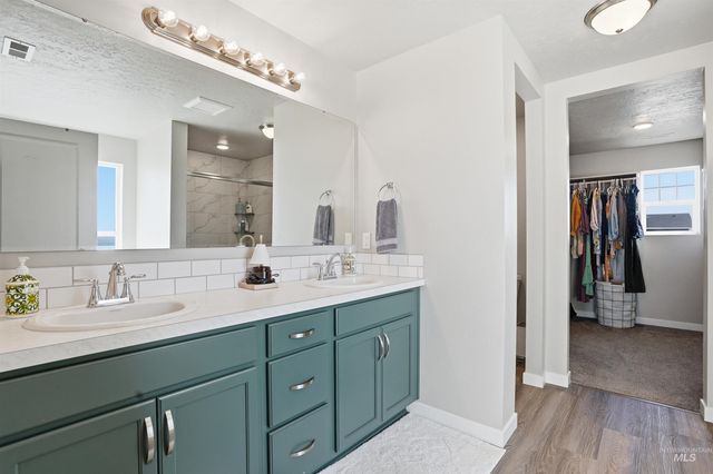 571 Dunmore Ave, Middleton, ID 83644