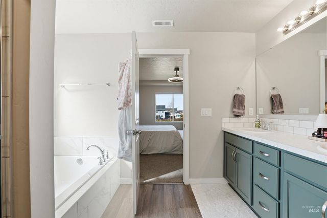 571 Dunmore Ave, Middleton, ID 83644