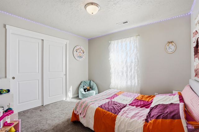 571 Dunmore Ave, Middleton, ID 83644