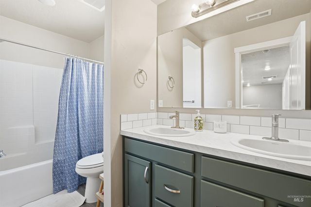 571 Dunmore Ave, Middleton, ID 83644