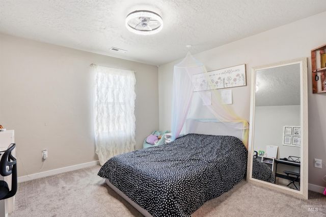 571 Dunmore Ave, Middleton, ID 83644