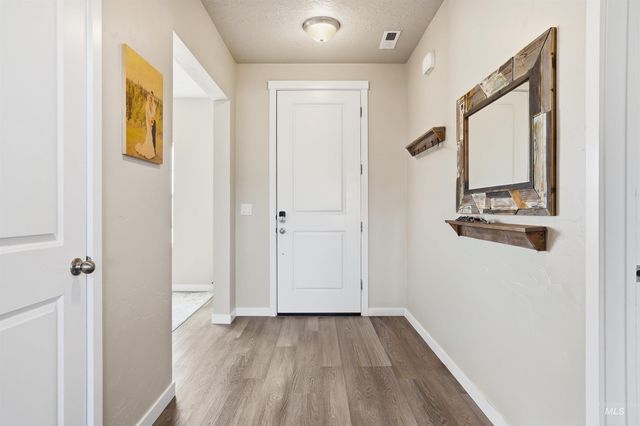 571 Dunmore Ave, Middleton, ID 83644